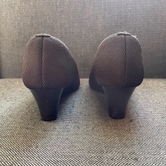 VIVIAIA Deborah Pointed-Toe Stress Free Wedge Heels - Picture 5 of 8